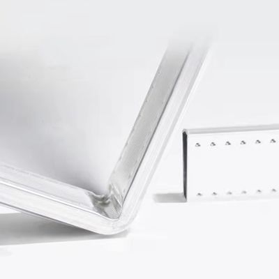 18Α Φρέντα και μαύρα χρώματα